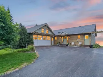 Property at 4609 Spinnaker Lane, Williamson, NY 14589