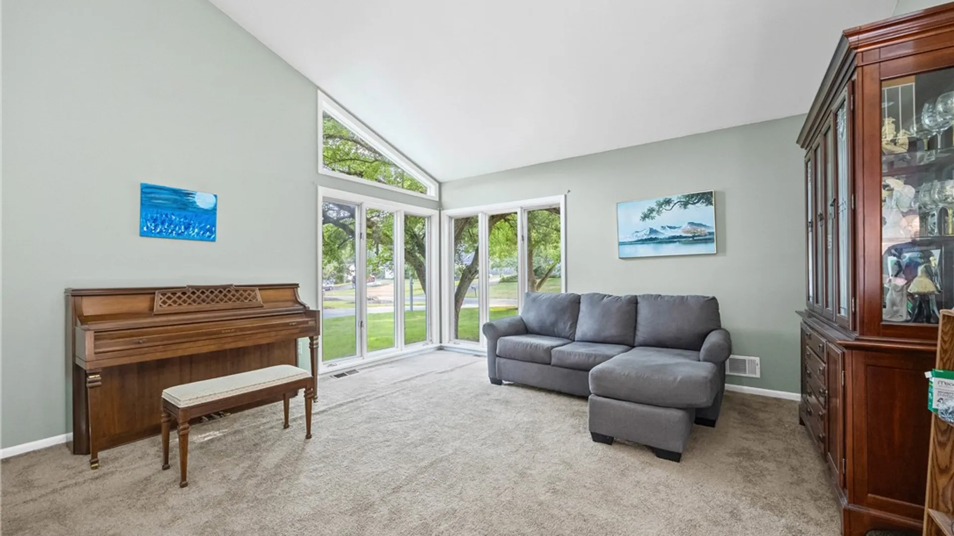 Property at 32 Framingham Lane, Pittsford, NY 14534 8