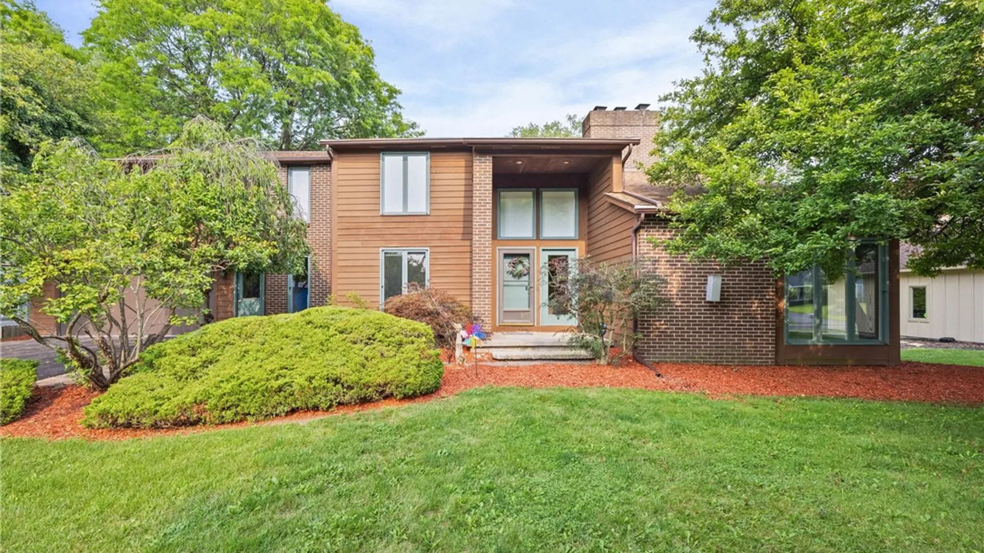 Property at 32 Framingham Lane, Pittsford, NY 14534 3