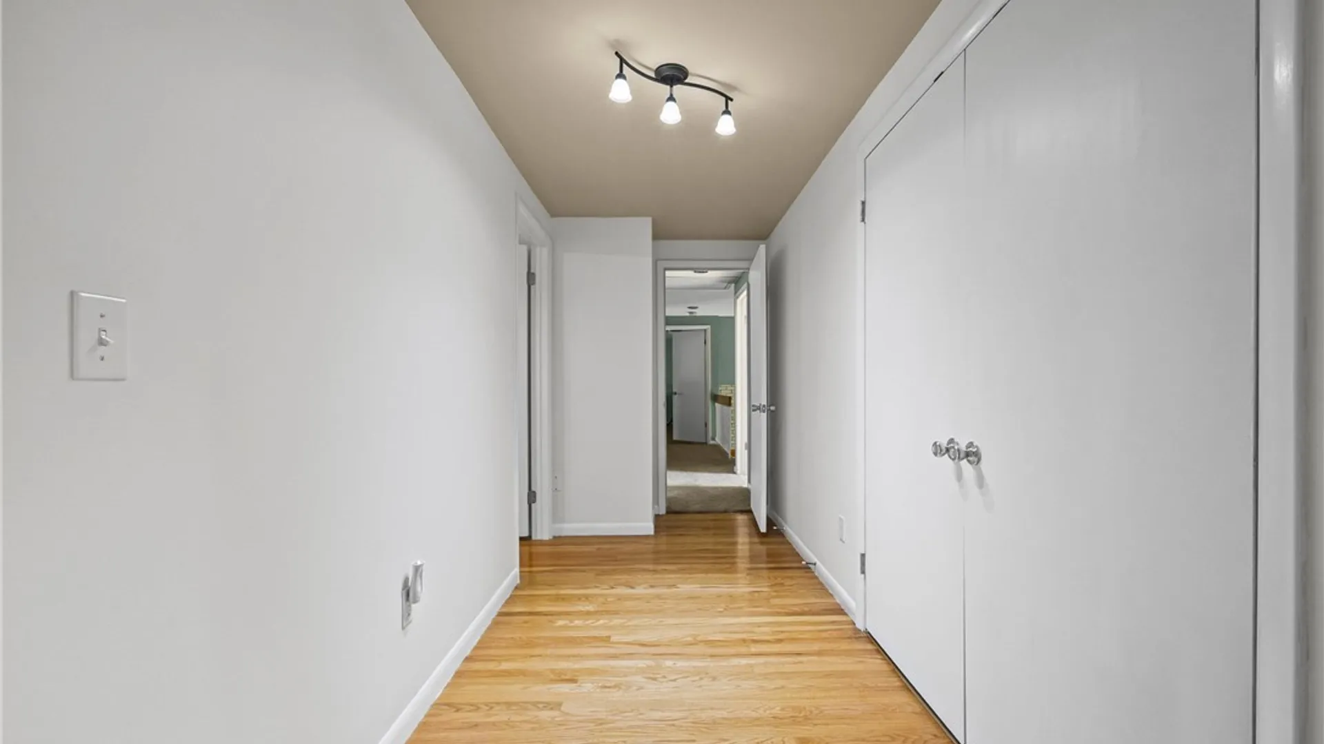 Property at 32 Framingham Lane, Pittsford, NY 14534 20