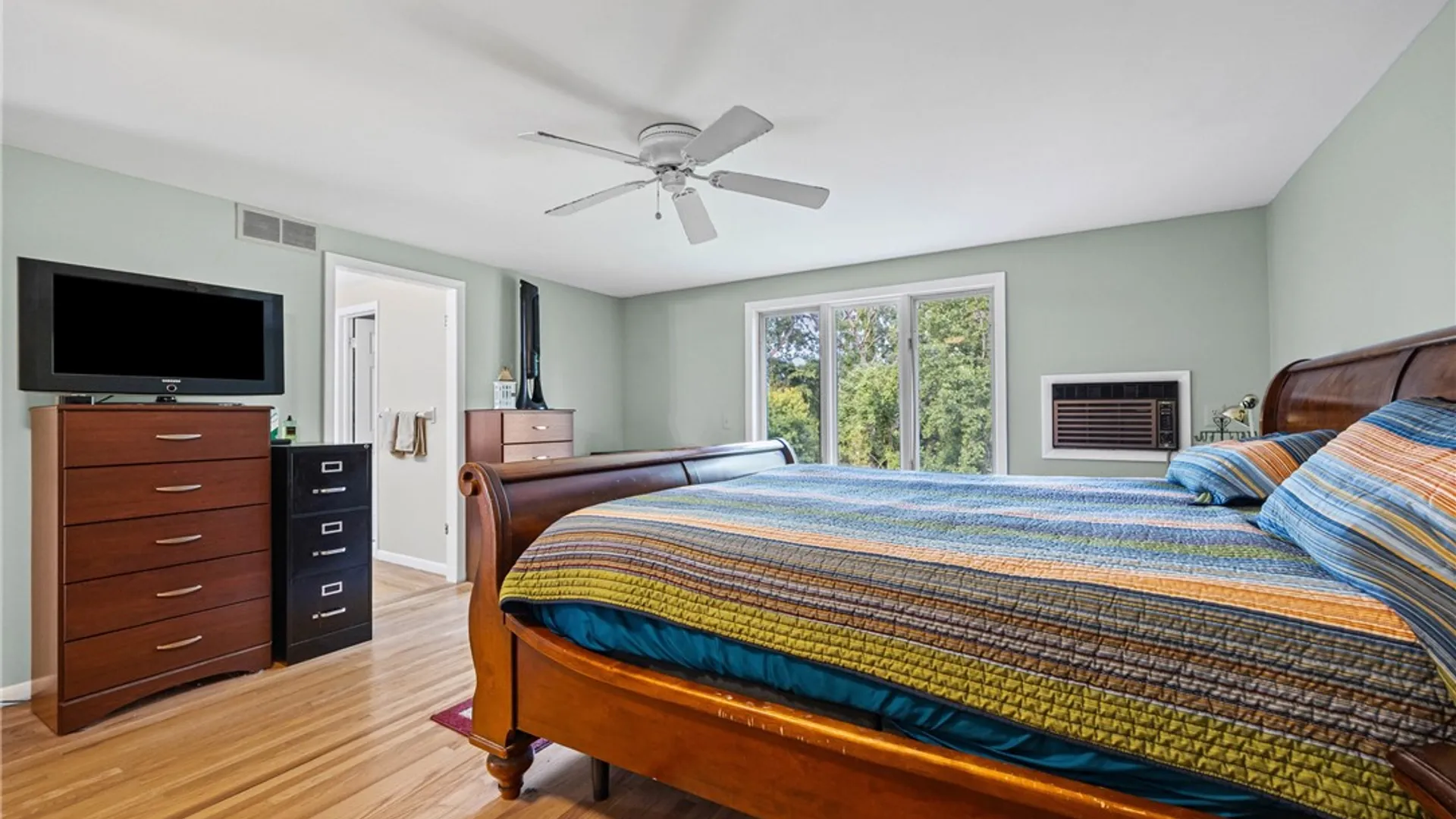 Property at 32 Framingham Lane, Pittsford, NY 14534 22