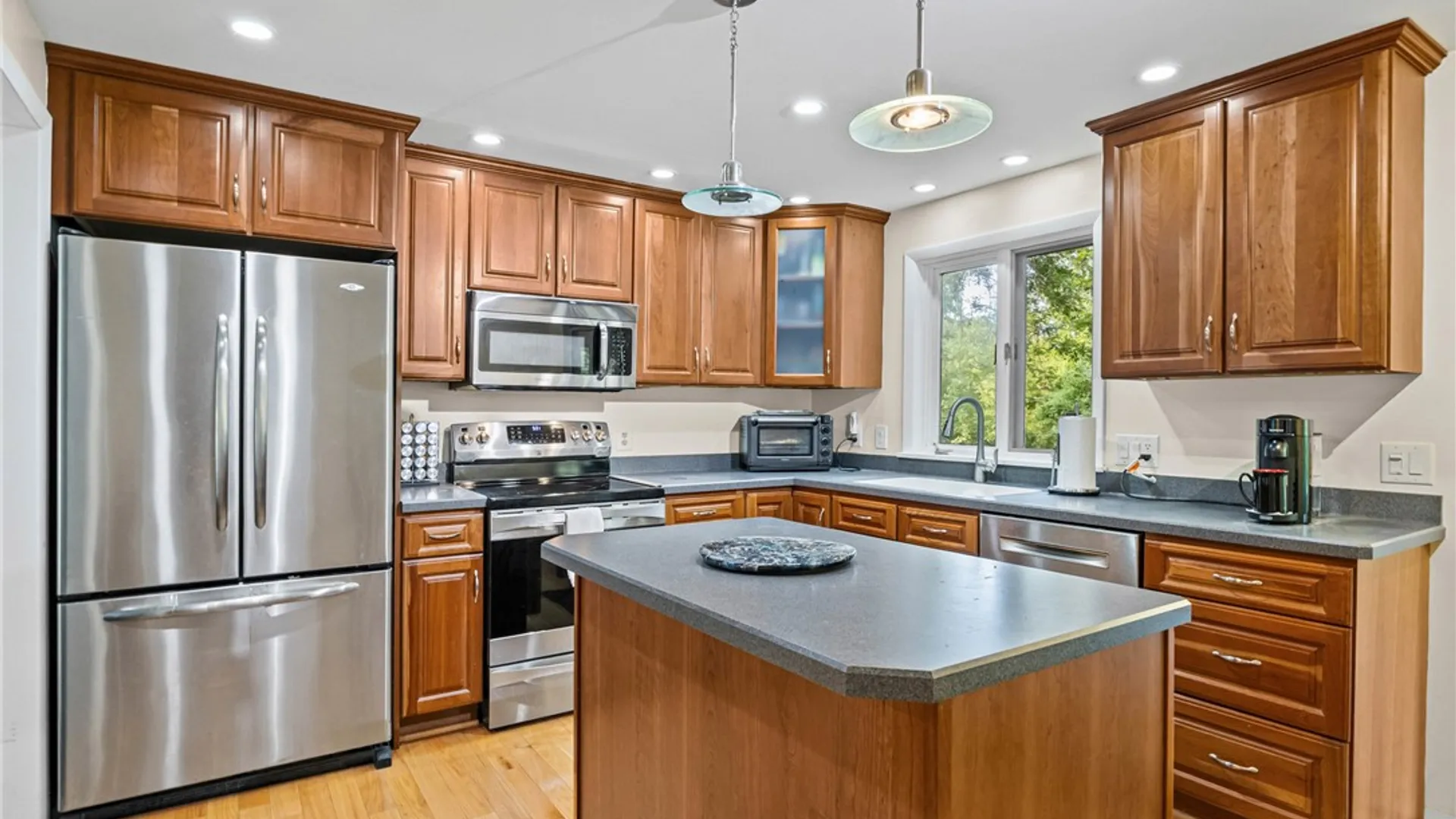 Property at 32 Framingham Lane, Pittsford, NY 14534 17