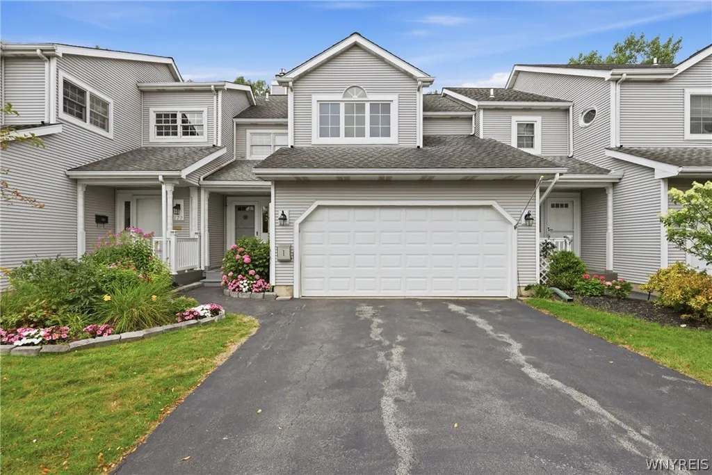 Property at 181 Bridle Path, Orchard Park, NY 14127
