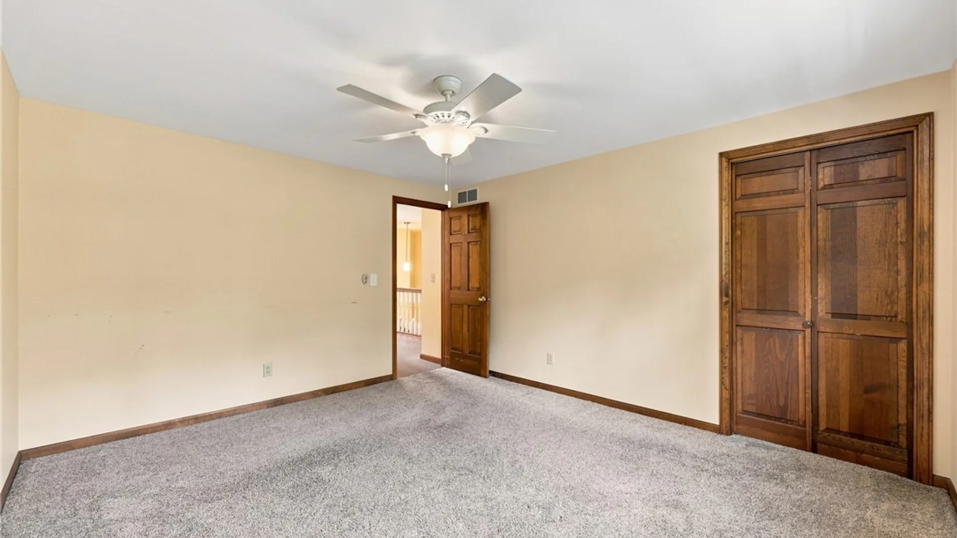 Property at 181 Bridle Path, Orchard Park, NY 14127 22