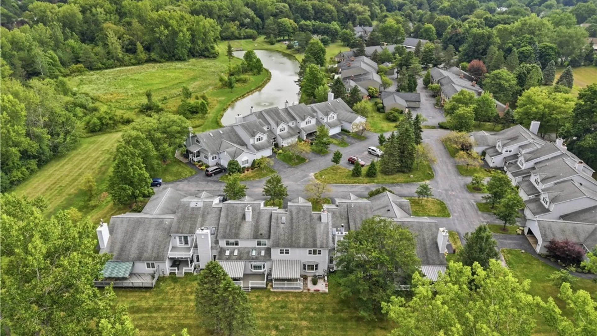 Property at 181 Bridle Path, Orchard Park, NY 14127 28