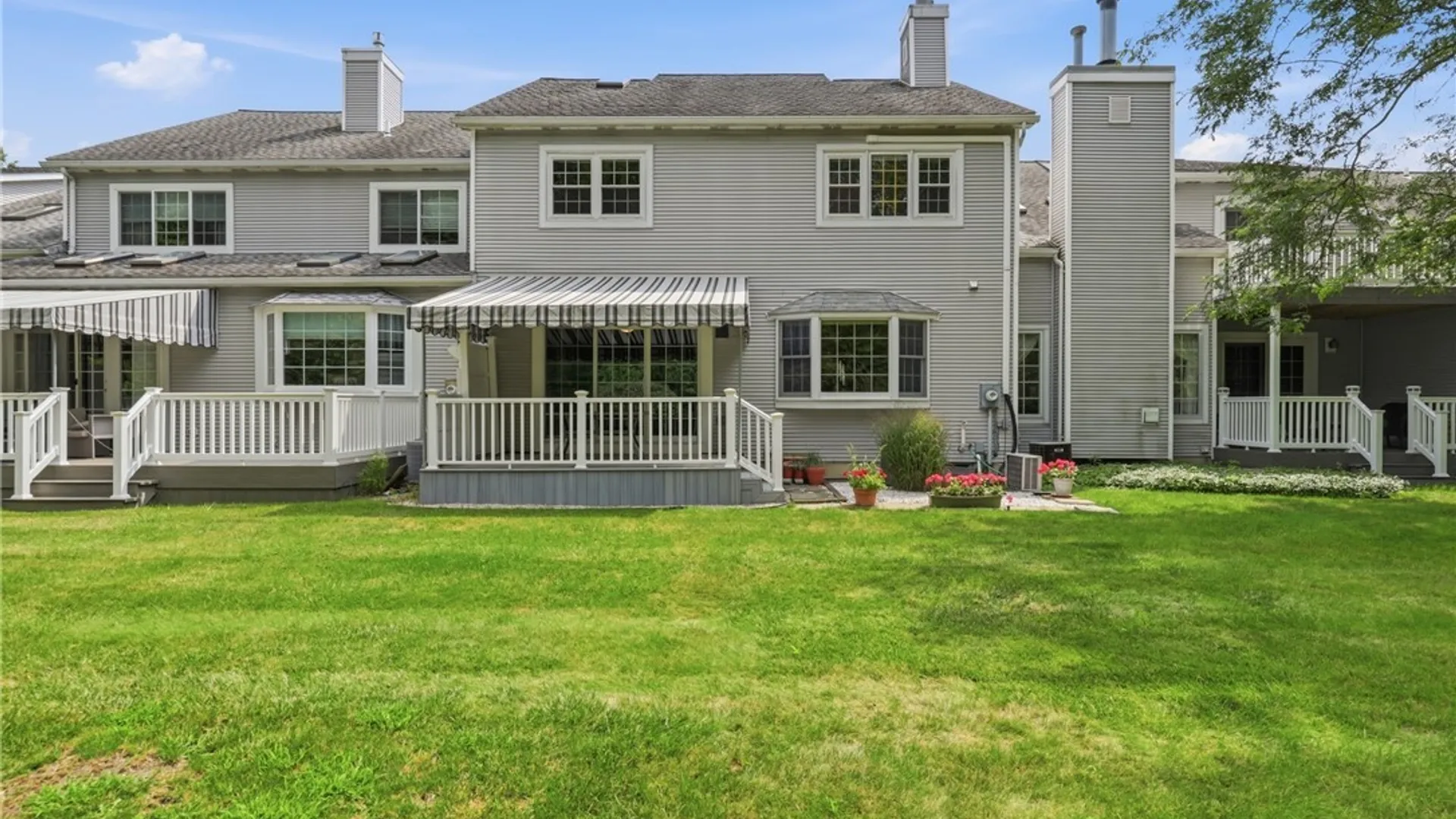 Property at 181 Bridle Path, Orchard Park, NY 14127 4