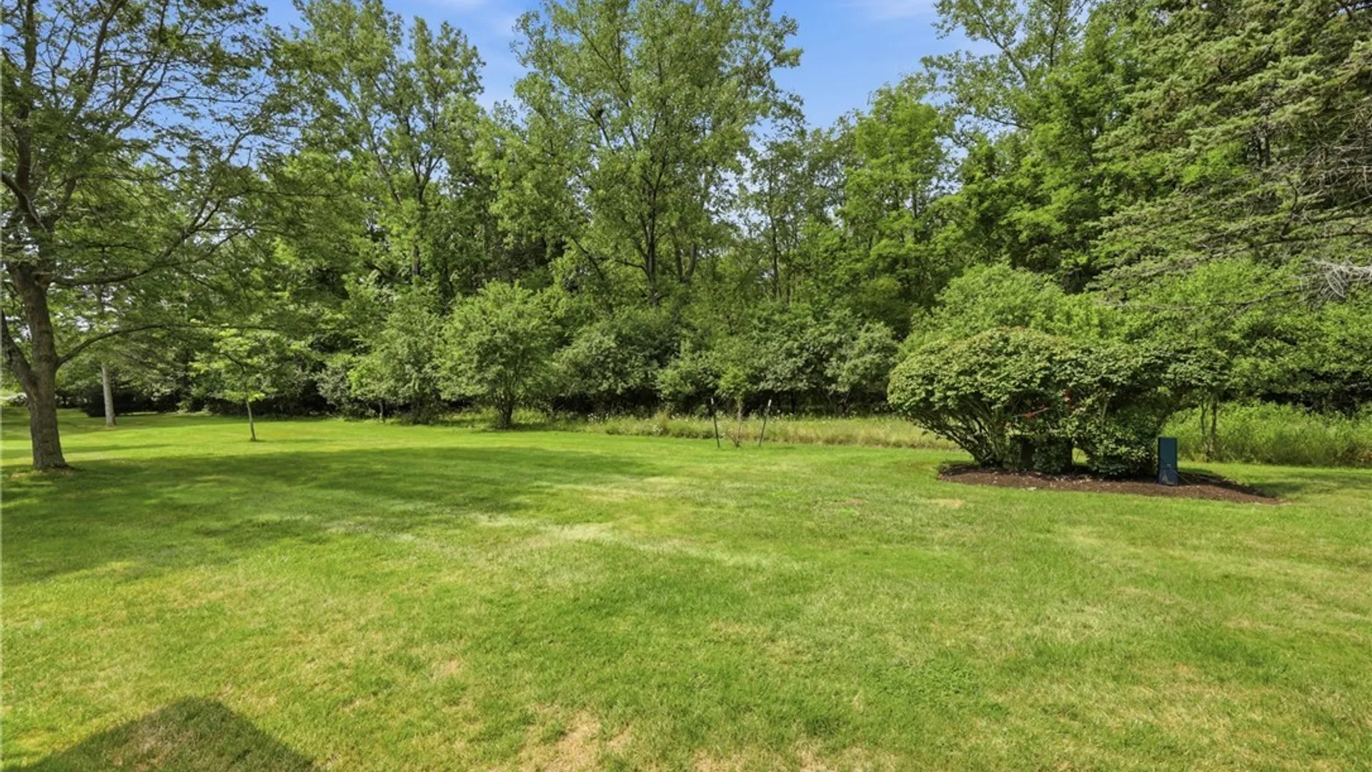 Property at 181 Bridle Path, Orchard Park, NY 14127 5