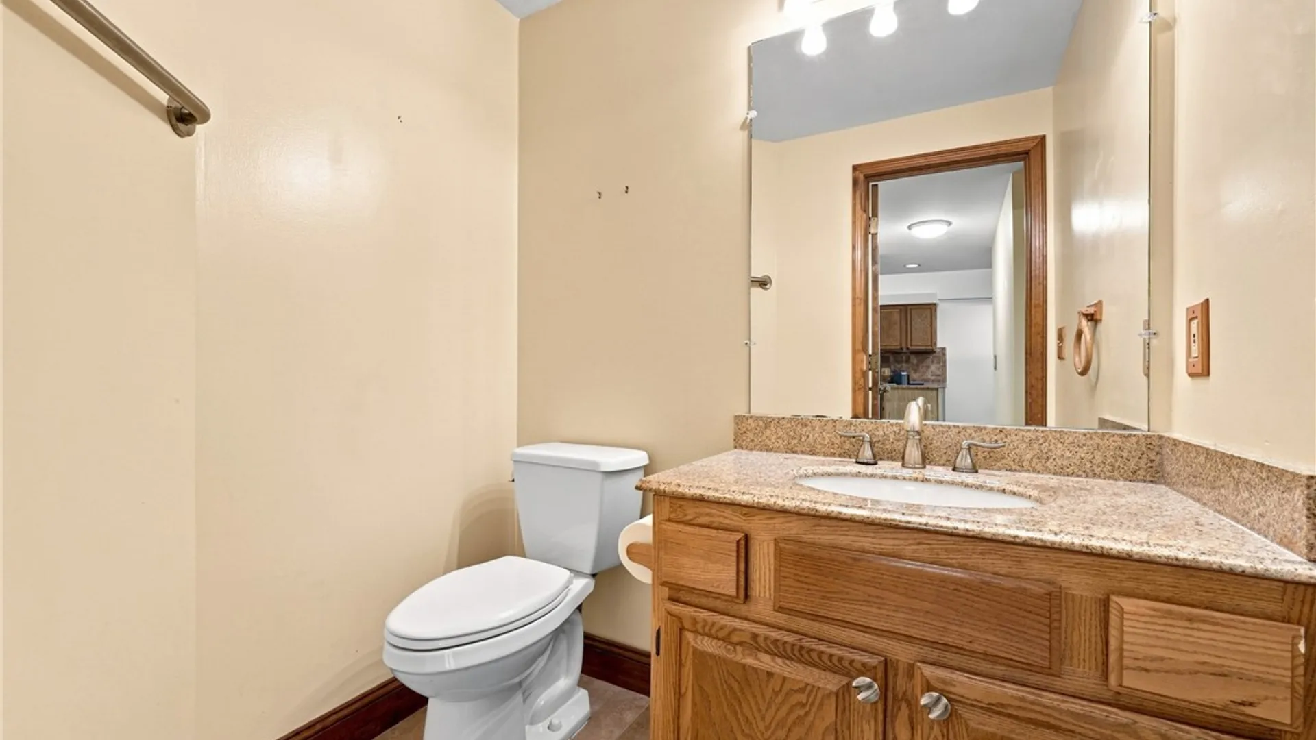 Property at 181 Bridle Path, Orchard Park, NY 14127 14