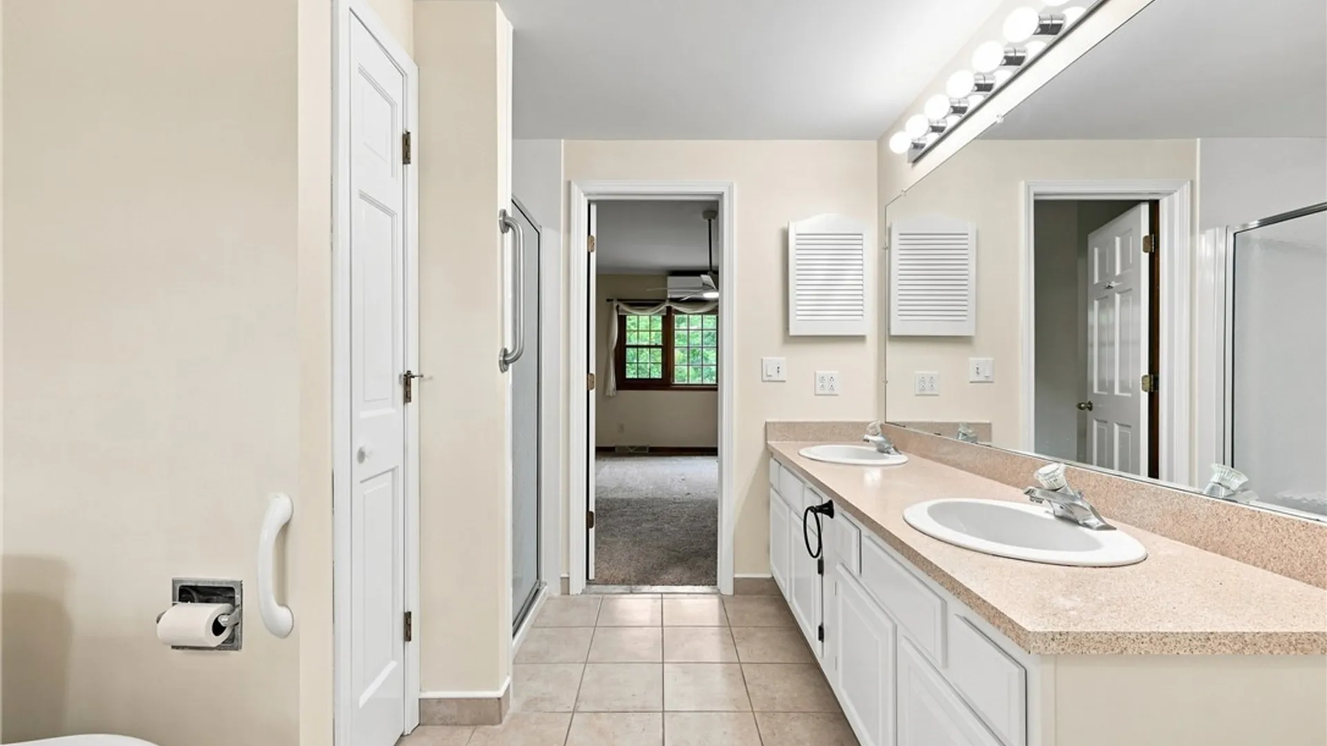 Property at 181 Bridle Path, Orchard Park, NY 14127 19