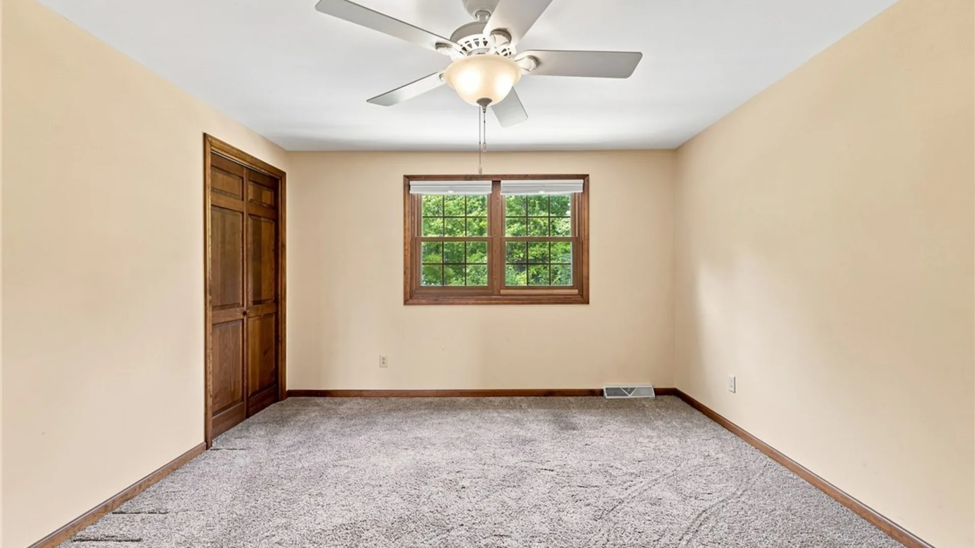 Property at 181 Bridle Path, Orchard Park, NY 14127 20