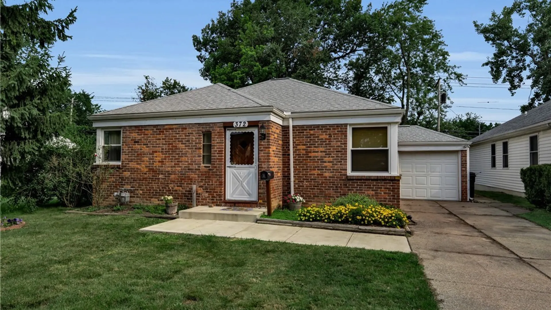 Property at 372 Woodland Drive, Tonawanda, NY 14223 3