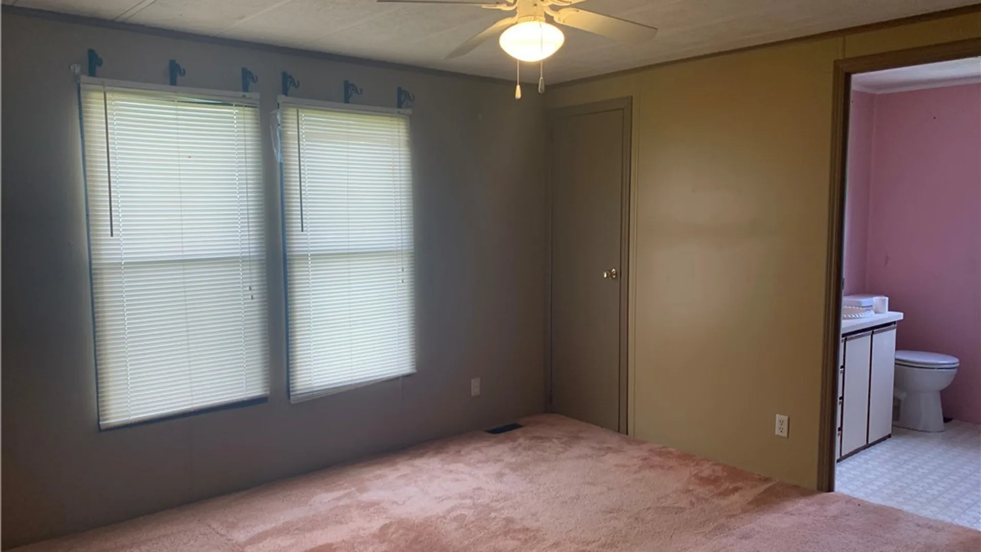 Property at 4 N Whispering Lane, Hamburg, NY 14075 12