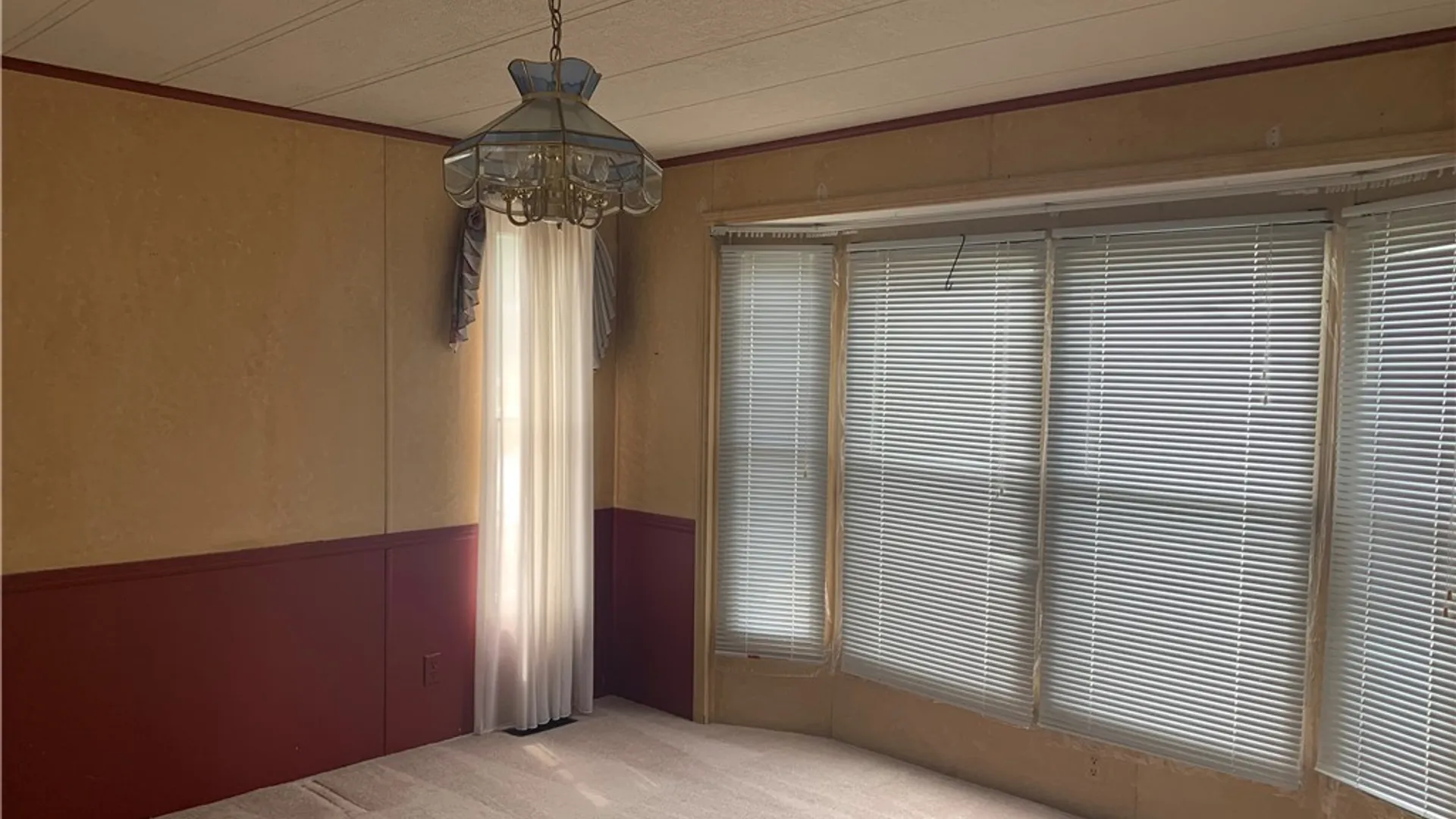 Property at 4 N Whispering Lane, Hamburg, NY 14075 8