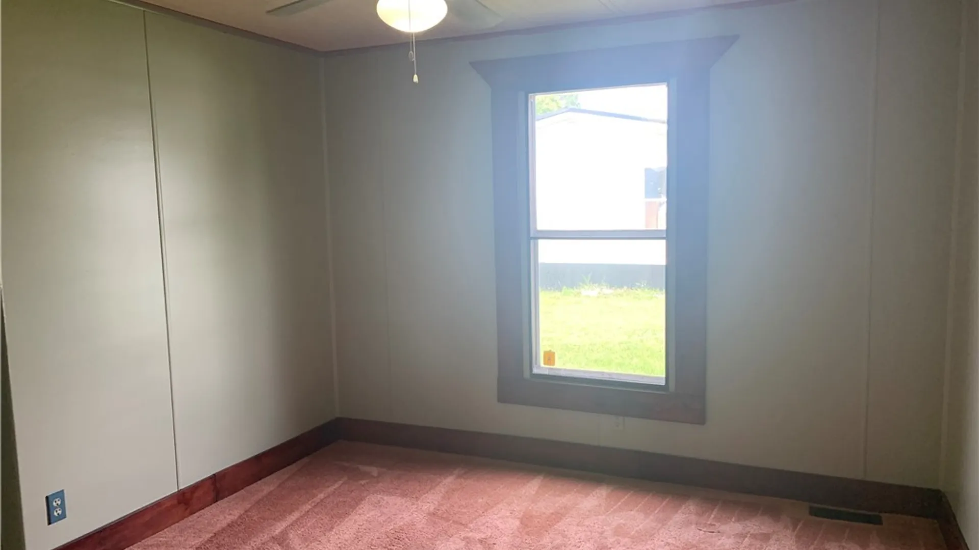 Property at 4 N Whispering Lane, Hamburg, NY 14075 11