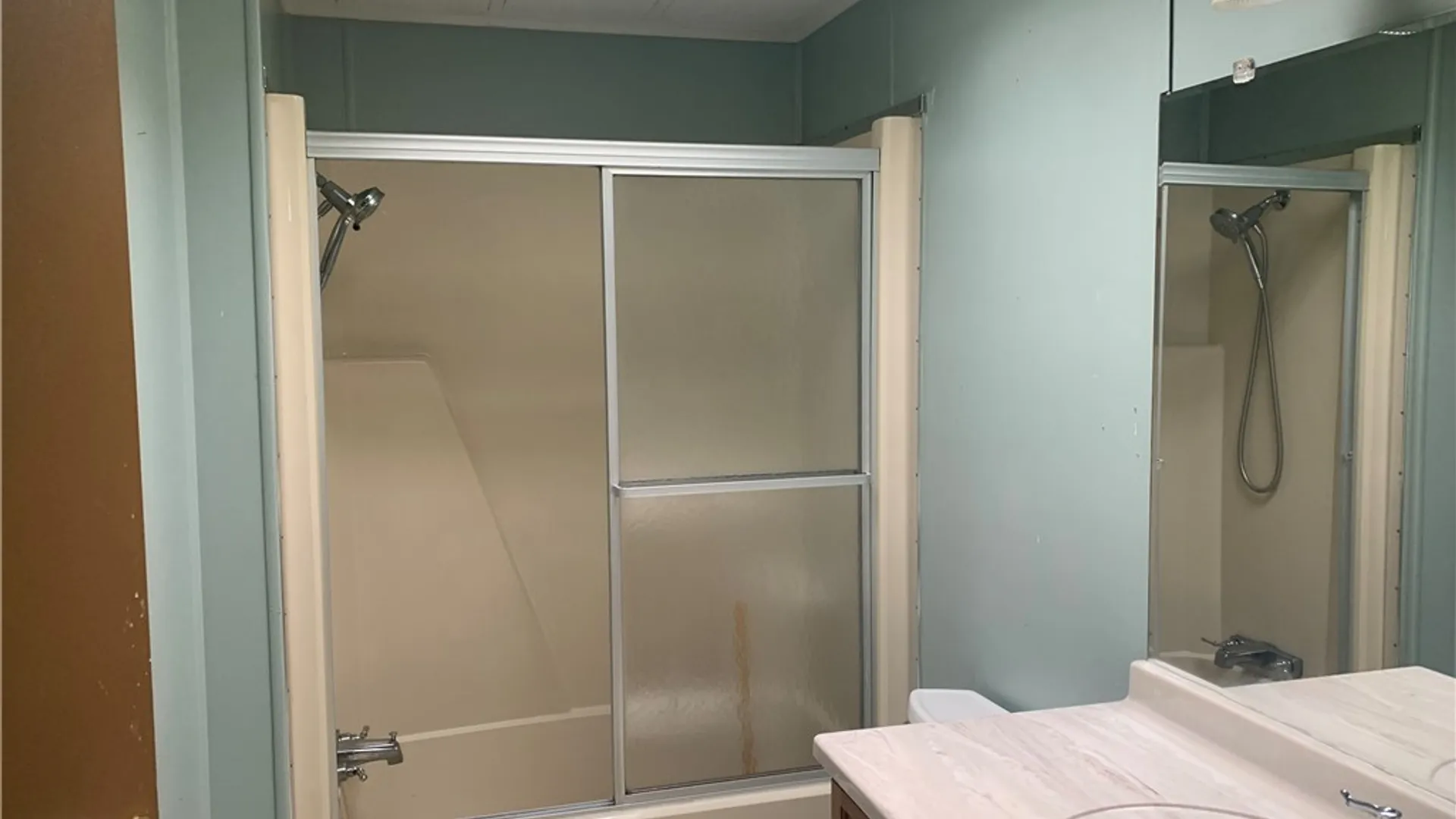 Property at 4 N Whispering Lane, Hamburg, NY 14075 17
