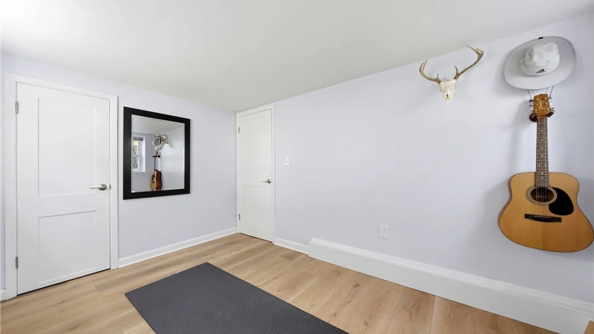 Property at 142 Onondaga Avenue, West Seneca, NY 14220 14