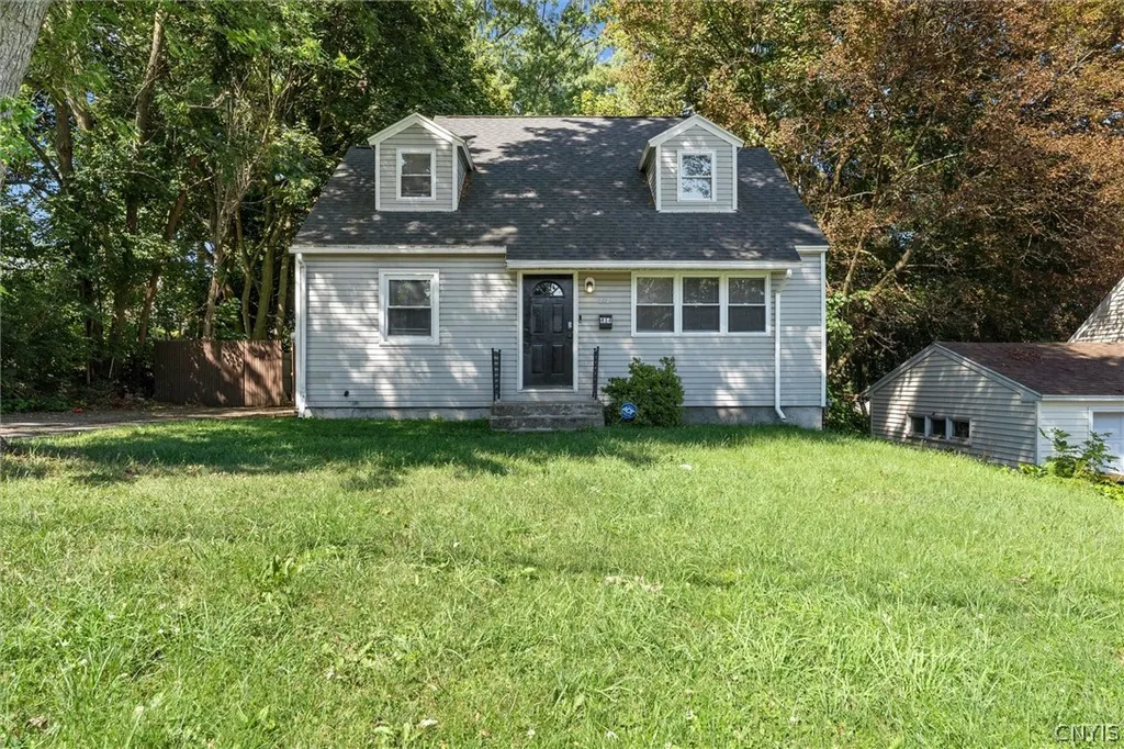 Property at 414 Beverly Drive, Camillus, NY 13219