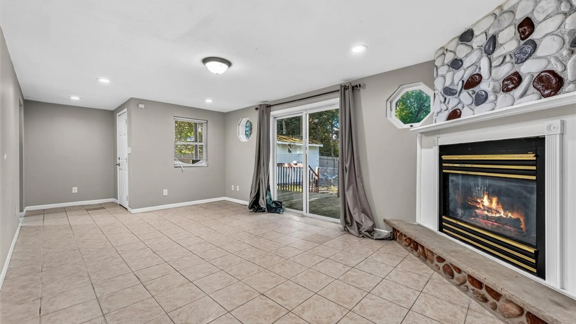 Property at 414 Beverly Drive, Camillus, NY 13219 14
