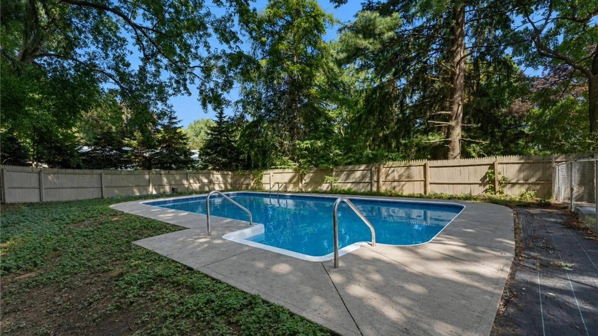 Property at 414 Beverly Drive, Camillus, NY 13219 41
