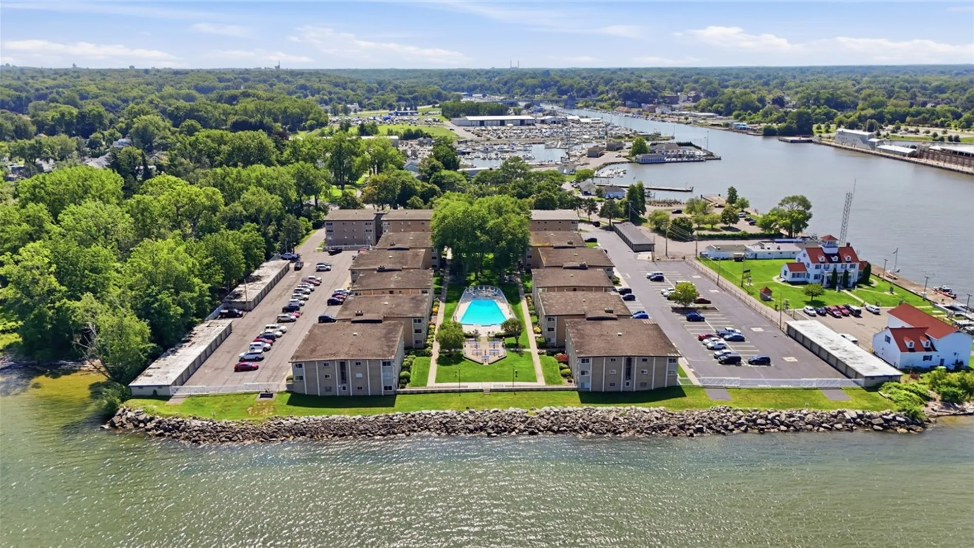 Property at 811 Westage At The Harbor, Irondequoit, NY 14617 44