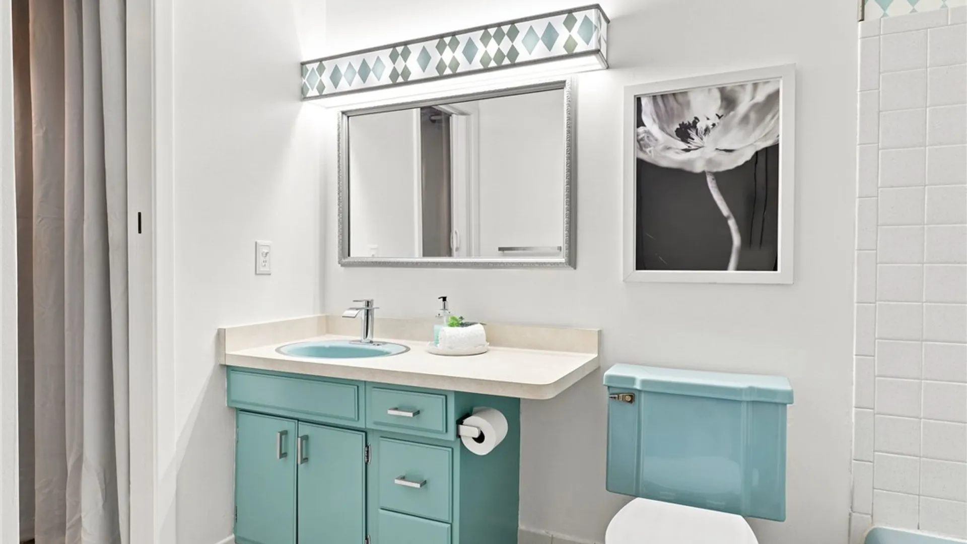 Property at 811 Westage At The Harbor, Irondequoit, NY 14617 21