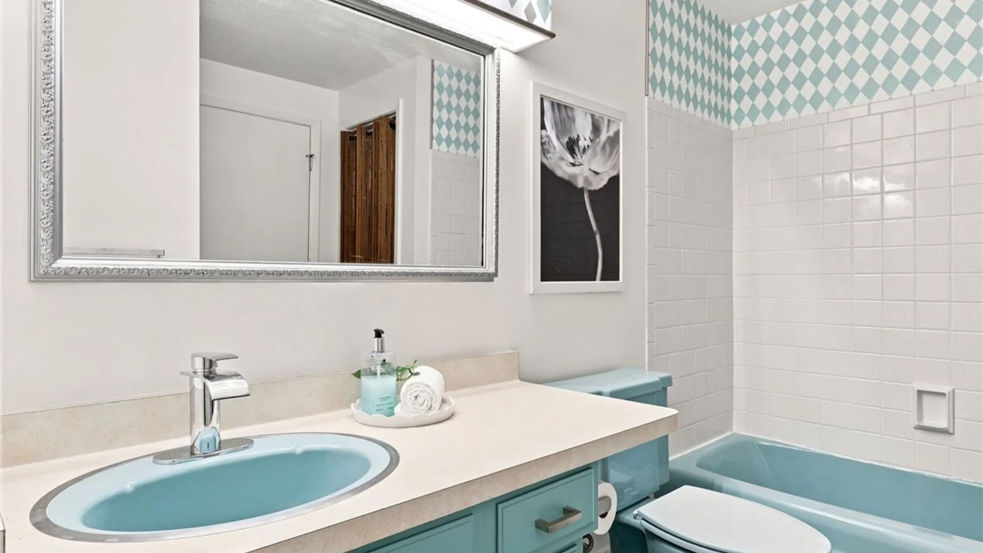 Property at 811 Westage At The Harbor, Irondequoit, NY 14617 23