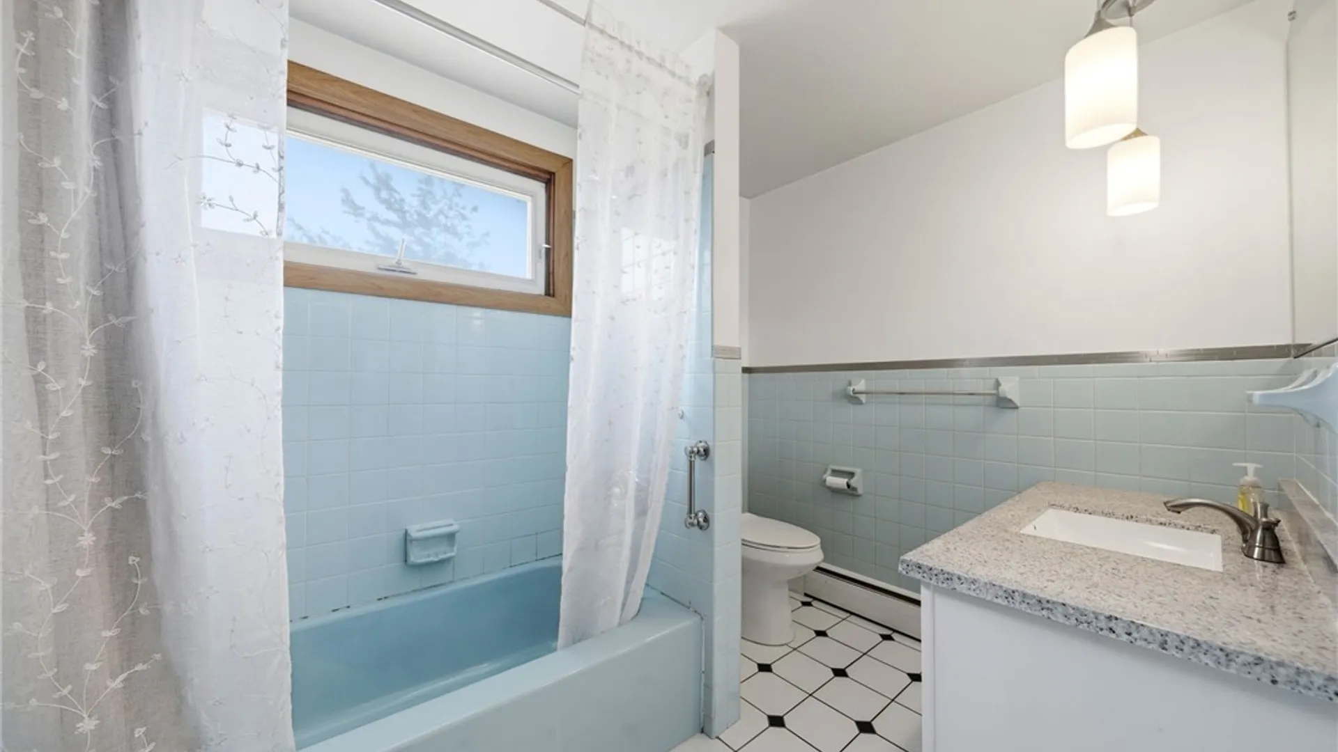 Property at 196 Claudette Court, Cheektowaga, NY 14043 22