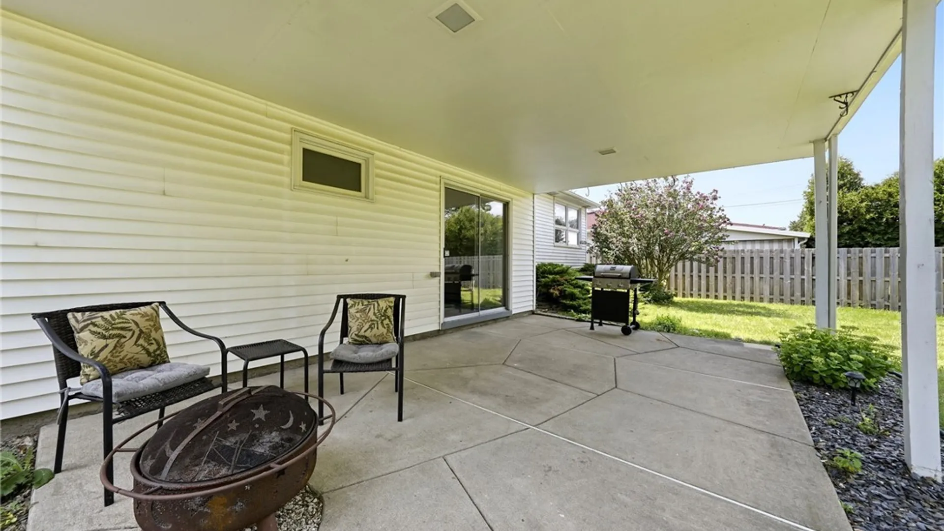Property at 196 Claudette Court, Cheektowaga, NY 14043 32