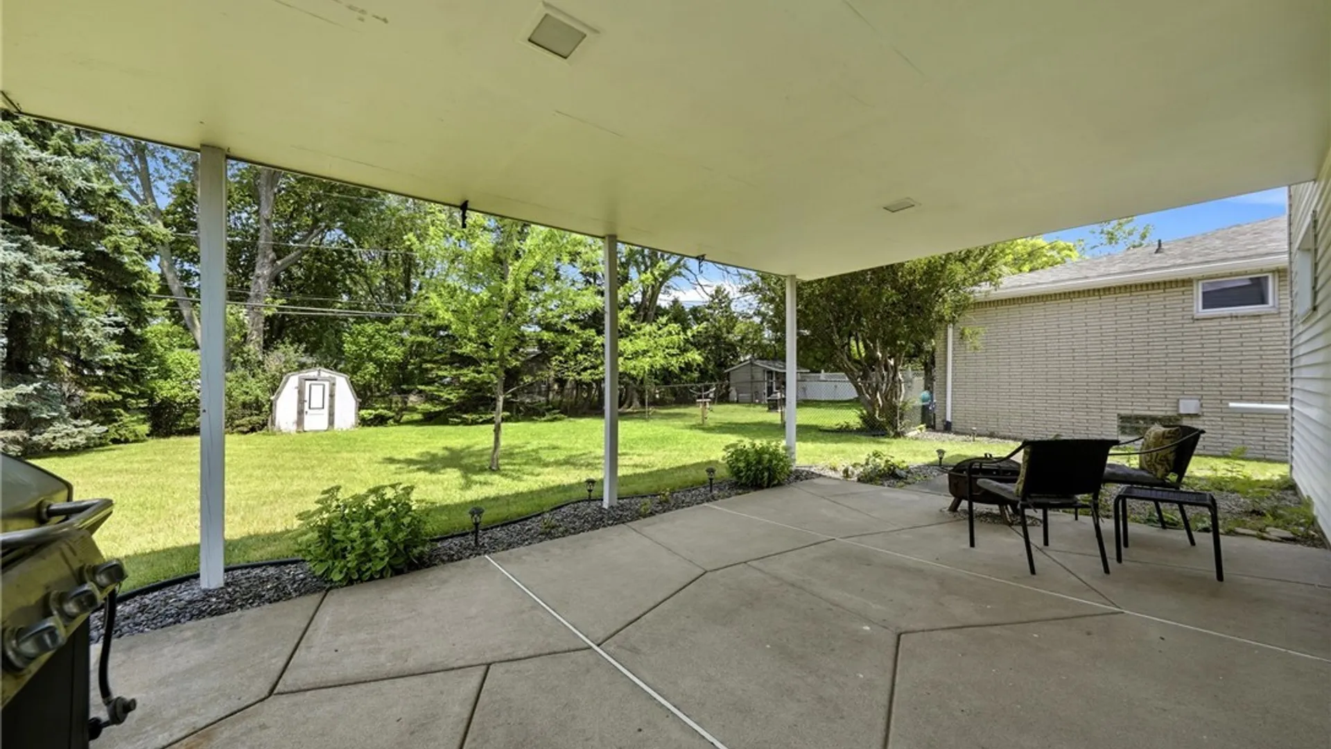 Property at 196 Claudette Court, Cheektowaga, NY 14043 33