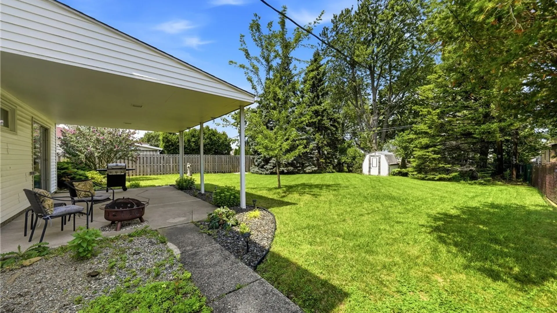 Property at 196 Claudette Court, Cheektowaga, NY 14043 34