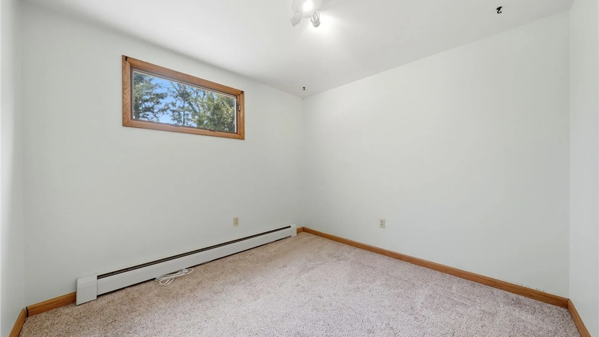 Property at 196 Claudette Court, Cheektowaga, NY 14043 20