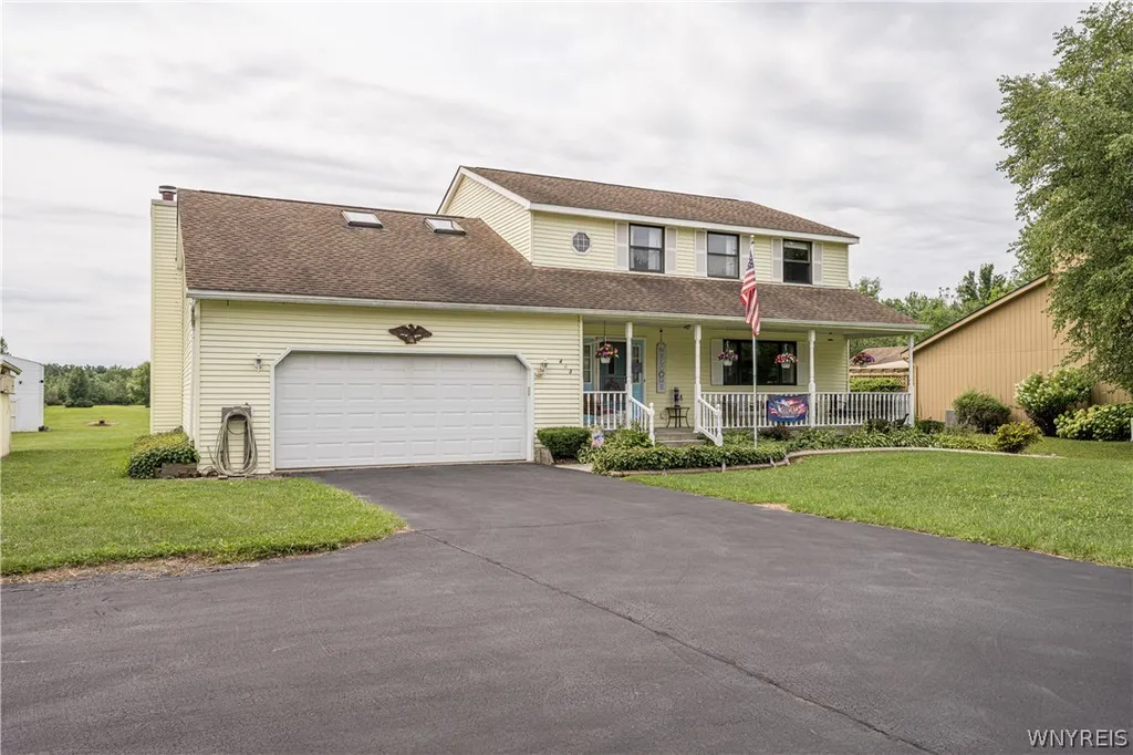 Property at 463 Pleasant View Drive, Lancaster, NY 14086