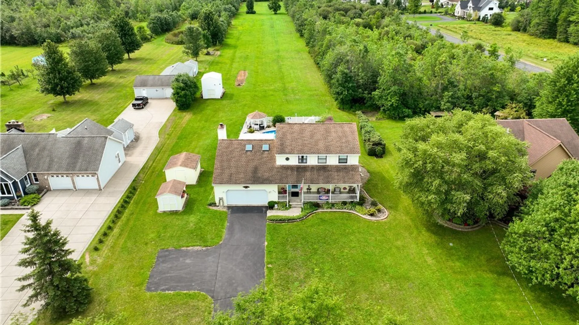 Property at 463 Pleasant View Drive, Lancaster, NY 14086 41