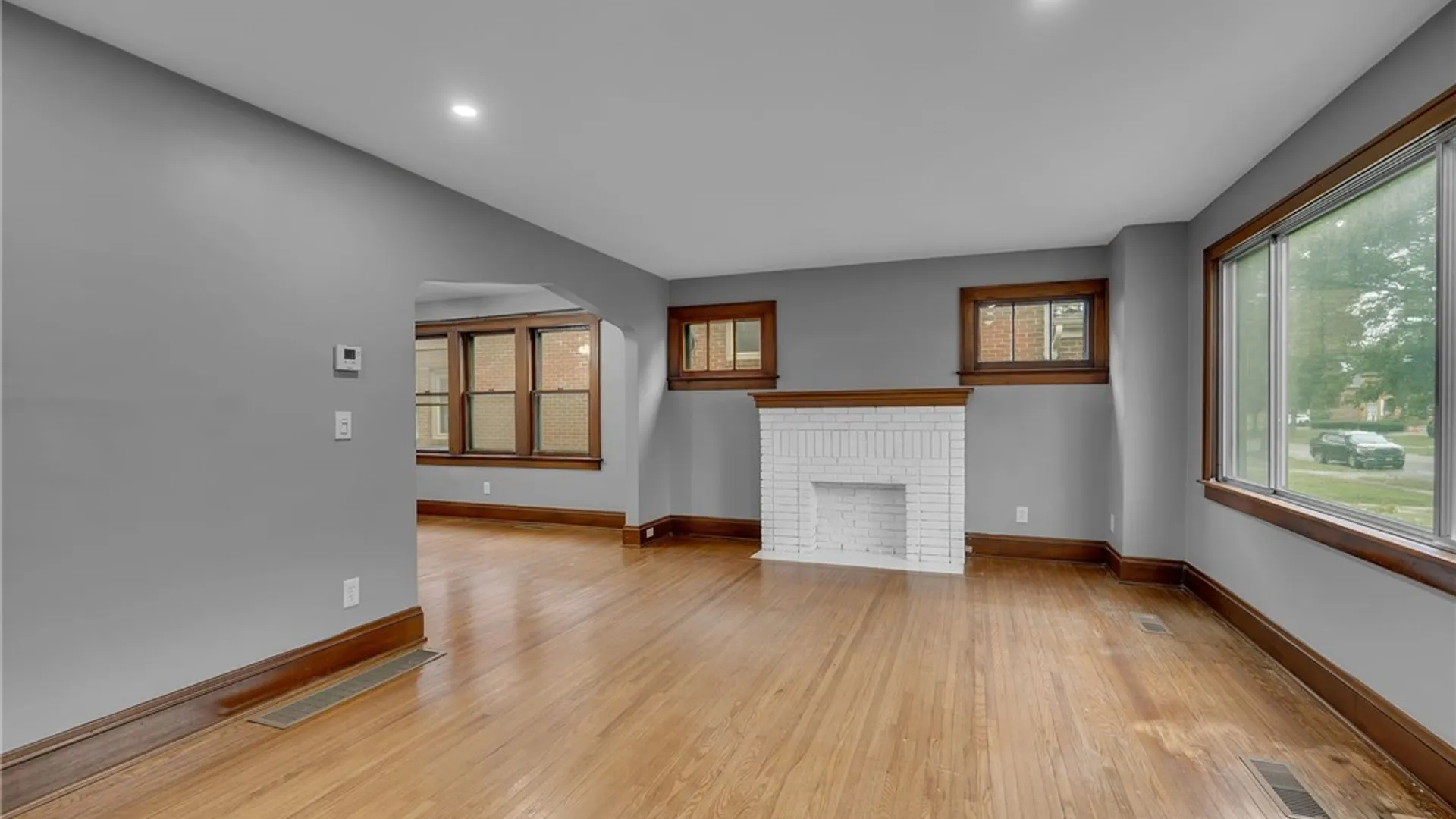 Property at 26 Concord Pl, Cheektowaga, NY 14215 5