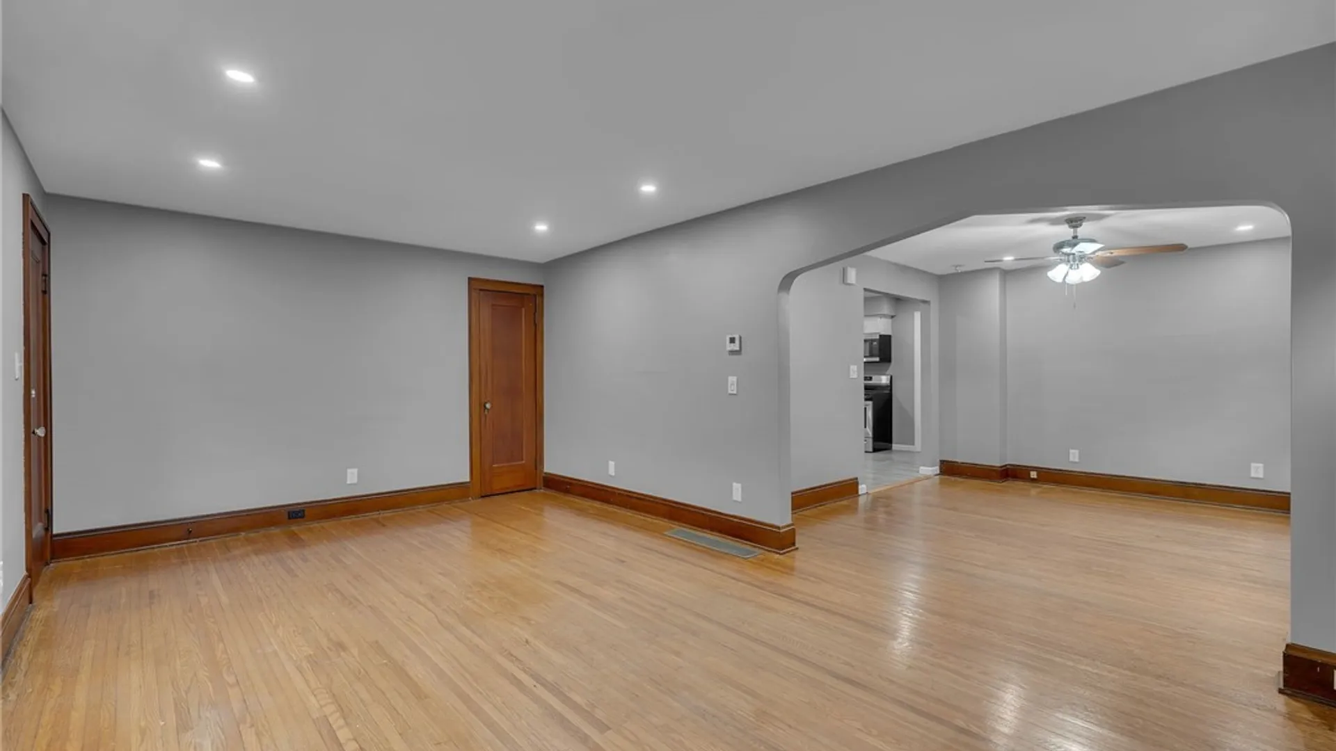 Property at 26 Concord Pl, Cheektowaga, NY 14215 6