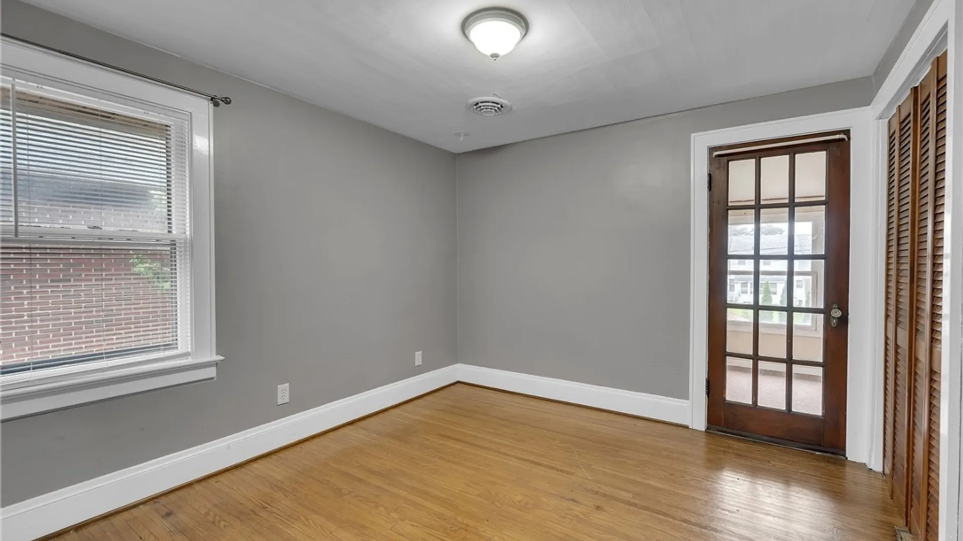 Property at 26 Concord Pl, Cheektowaga, NY 14215 34