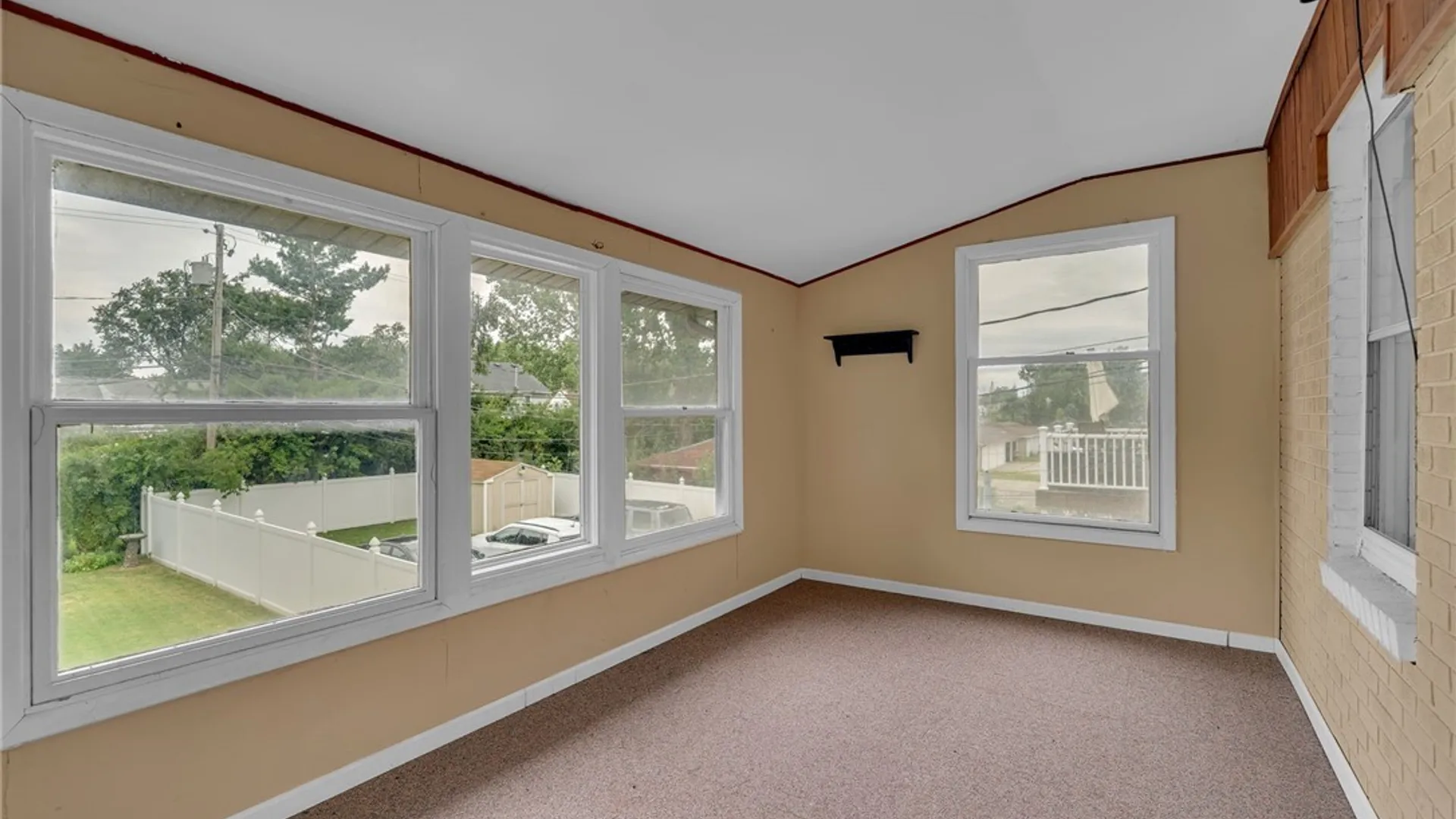 Property at 26 Concord Pl, Cheektowaga, NY 14215 36