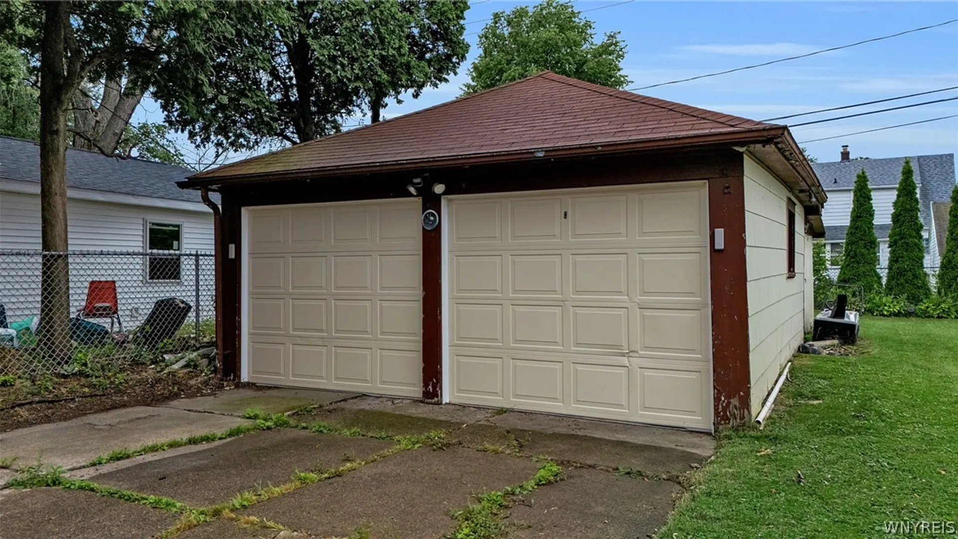 Property at 26 Concord Pl, Cheektowaga, NY 14215 45