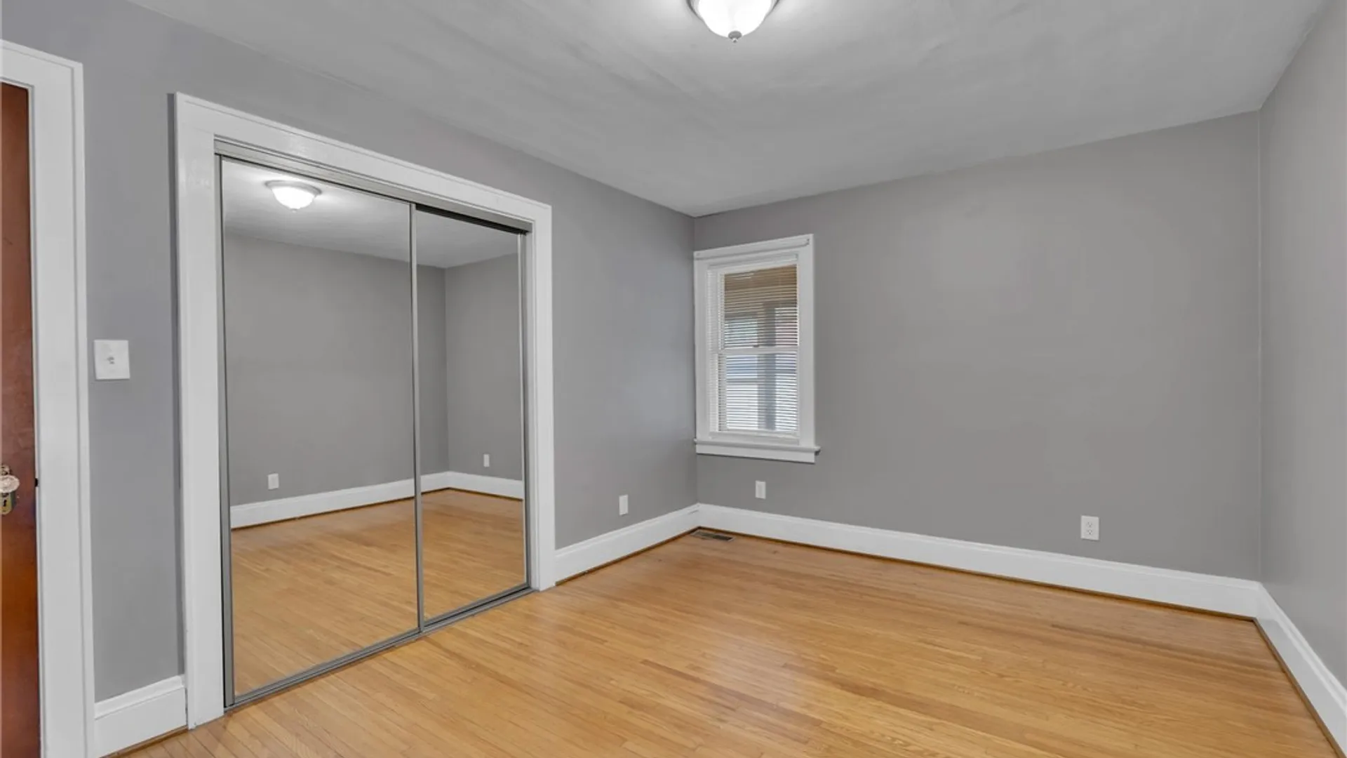 Property at 26 Concord Pl, Cheektowaga, NY 14215 16