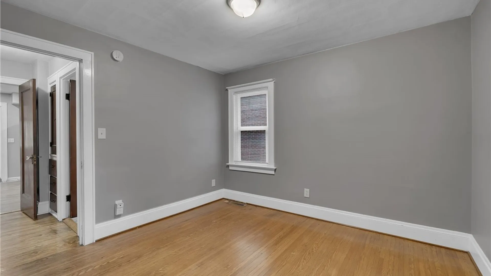 Property at 26 Concord Pl, Cheektowaga, NY 14215 19