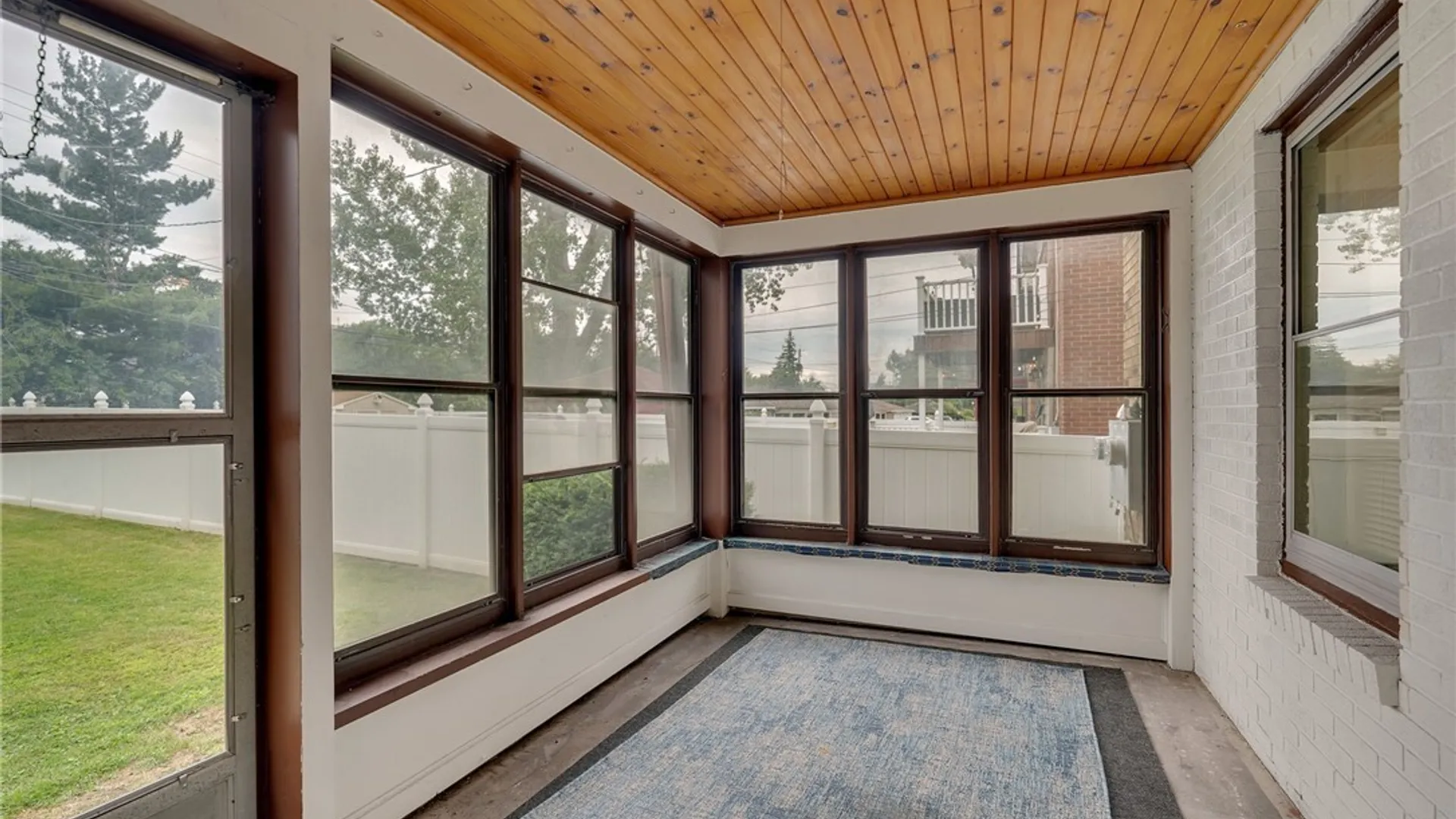 Property at 26 Concord Pl, Cheektowaga, NY 14215 20