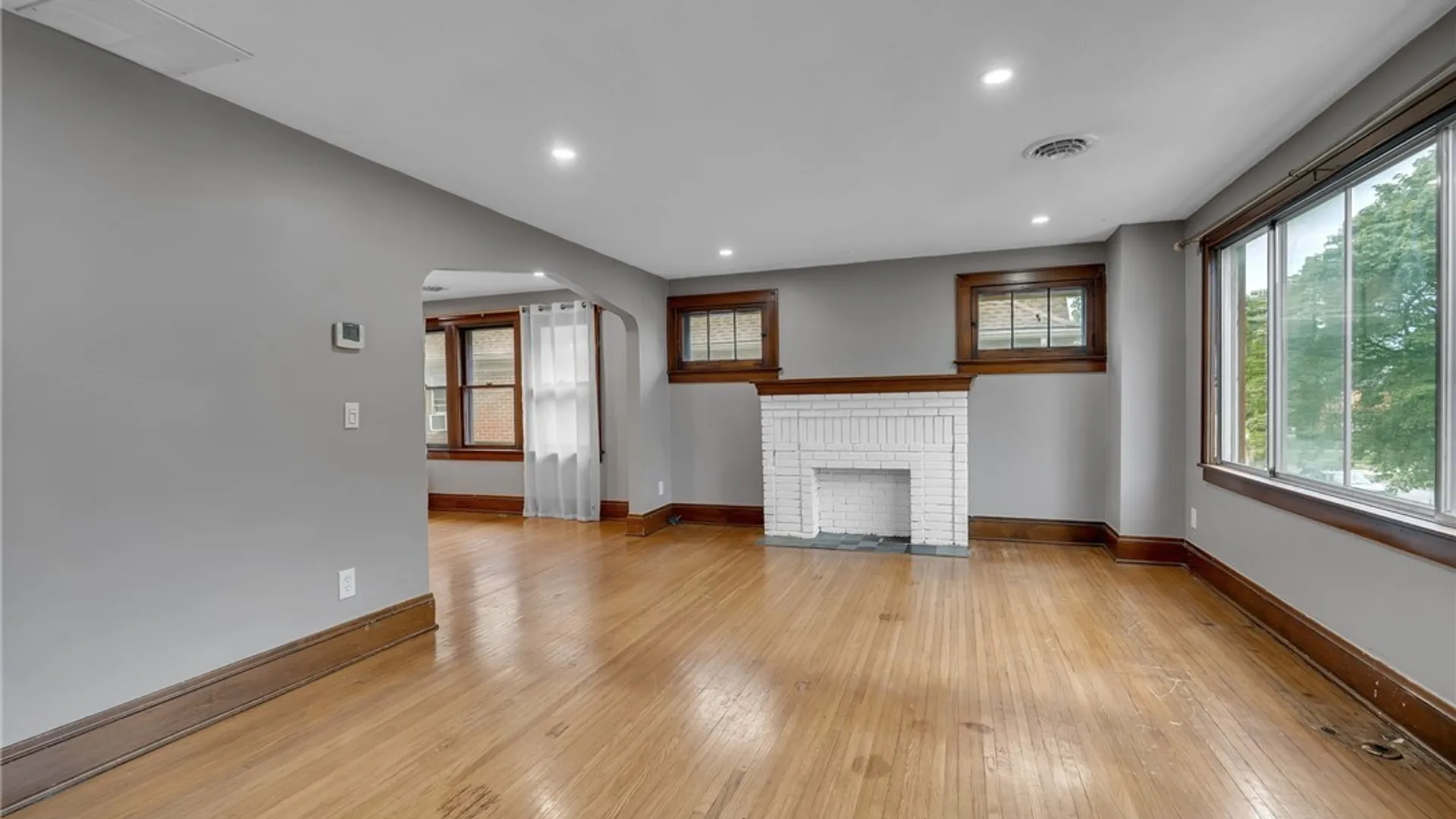 Property at 26 Concord Pl, Cheektowaga, NY 14215 22