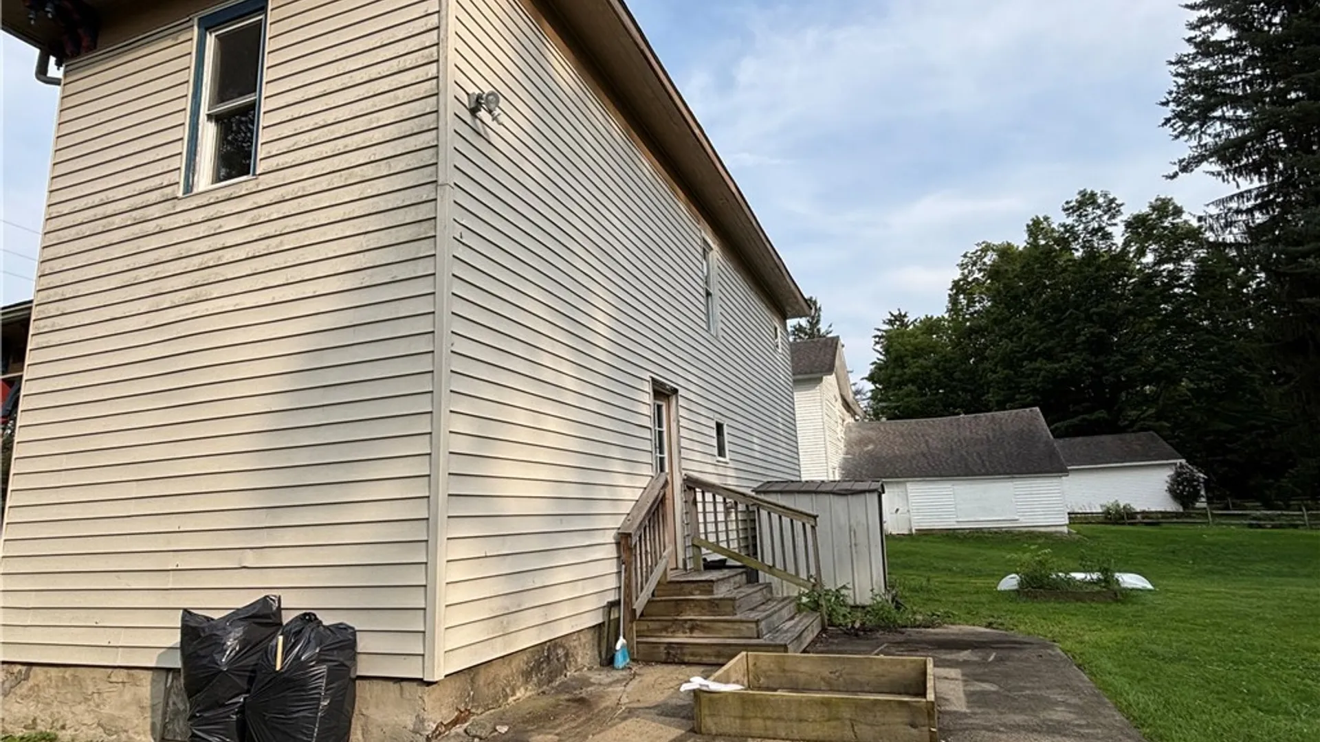 Property at 27 Delevan Avenue, Yorkshire, NY 14042 4