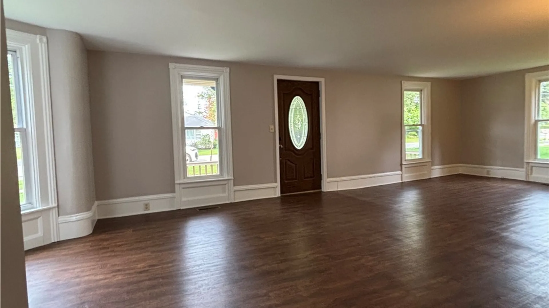 Property at 27 Delevan Avenue, Yorkshire, NY 14042 9