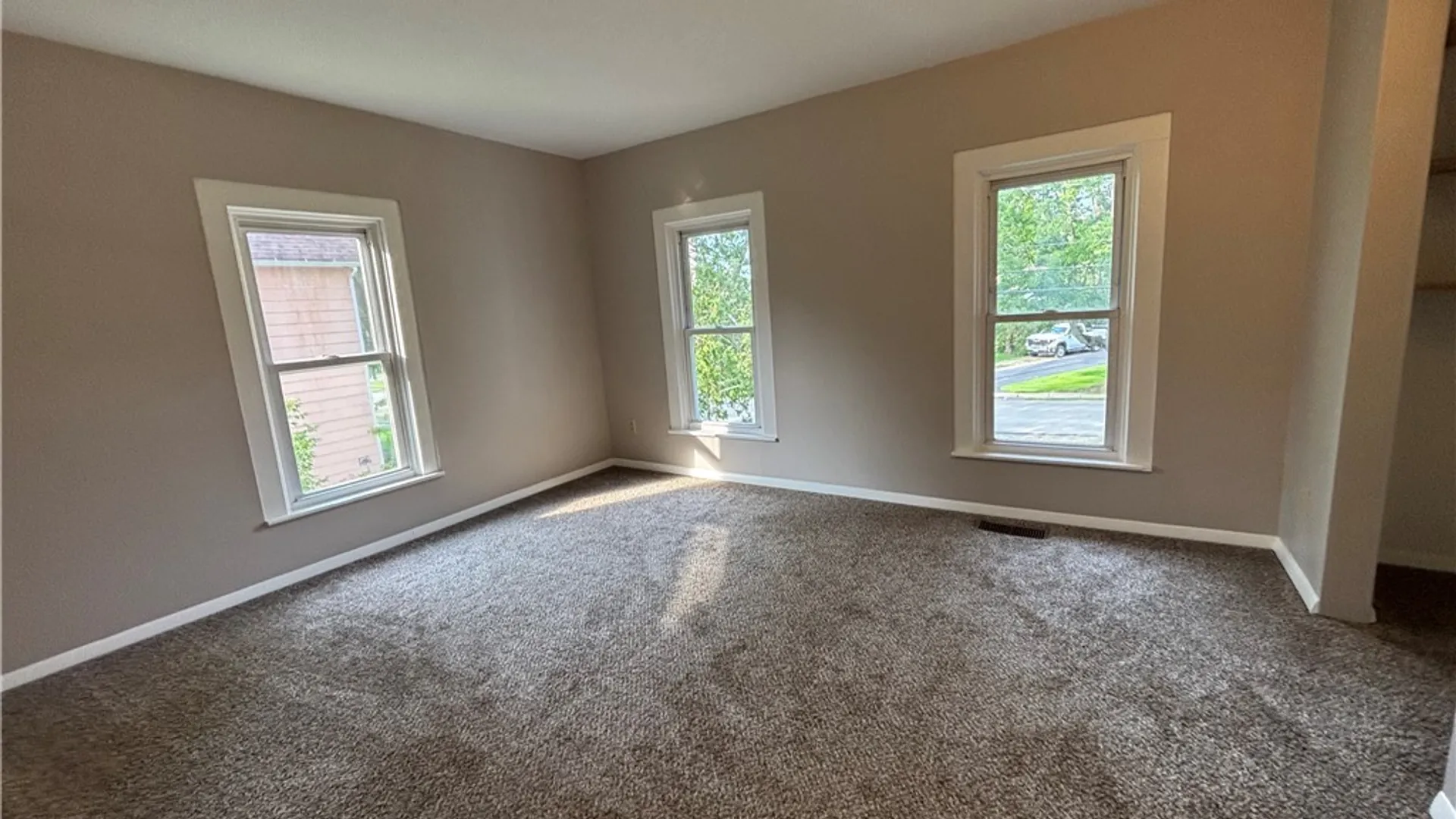 Property at 27 Delevan Avenue, Yorkshire, NY 14042 16