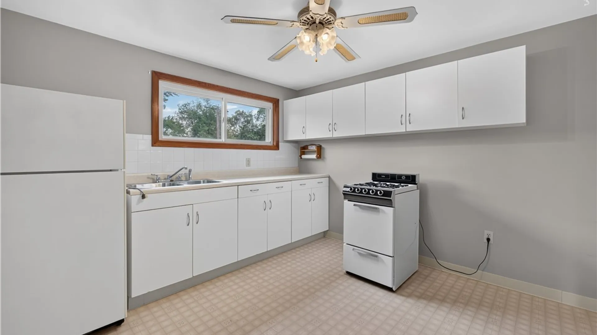 Property at 230 Michael Road, West Seneca, NY 14127 45