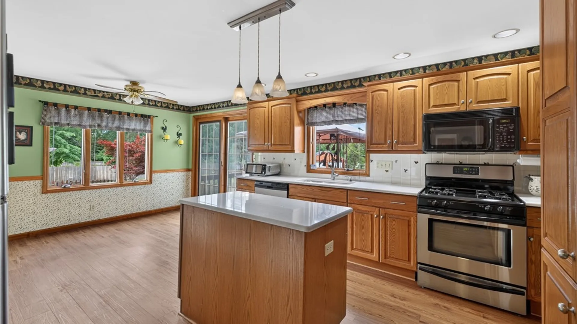 Property at 230 Michael Road, West Seneca, NY 14127 21