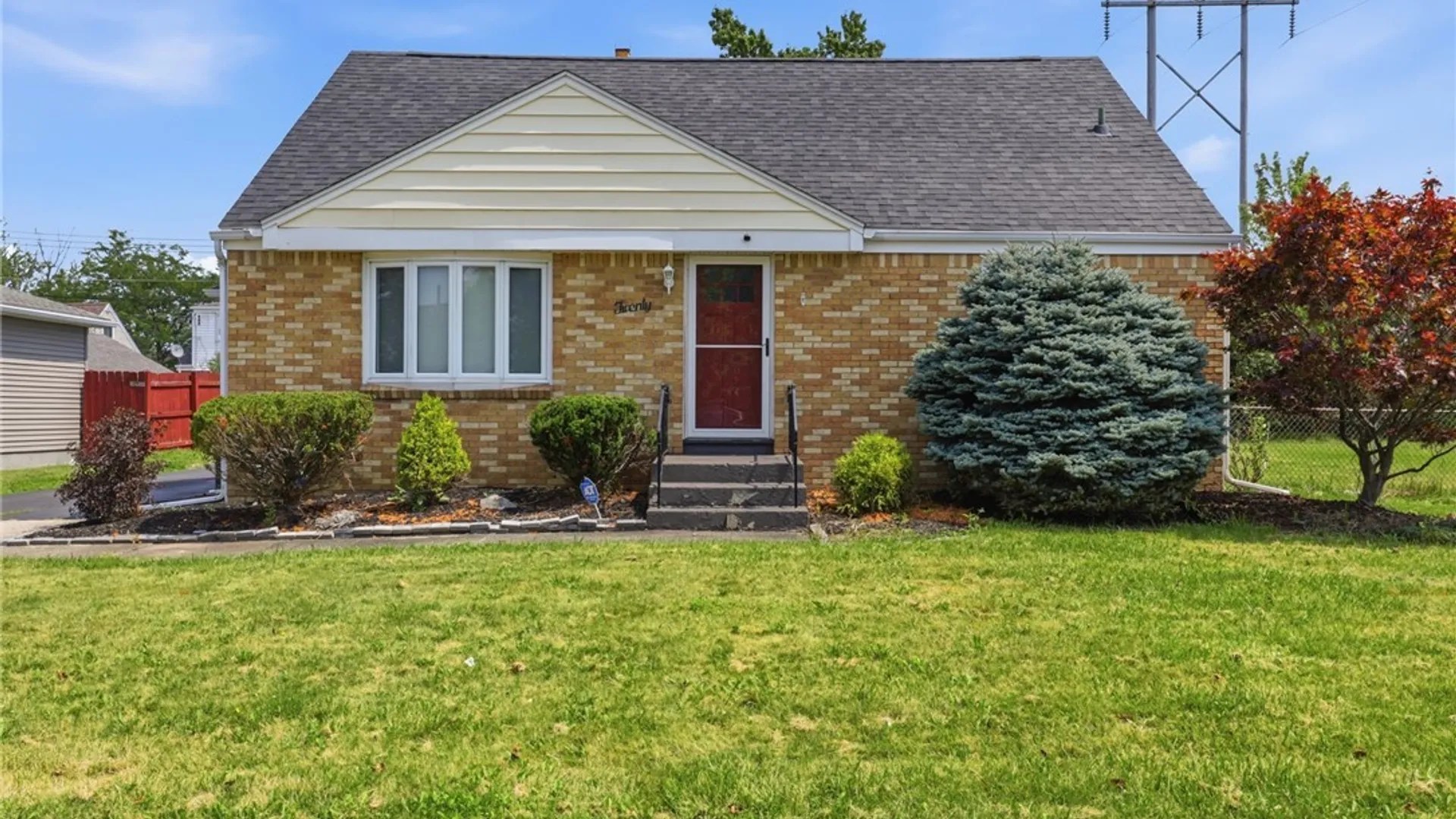 Property at 20 Leni Lane, Cheektowaga, NY 14225 3