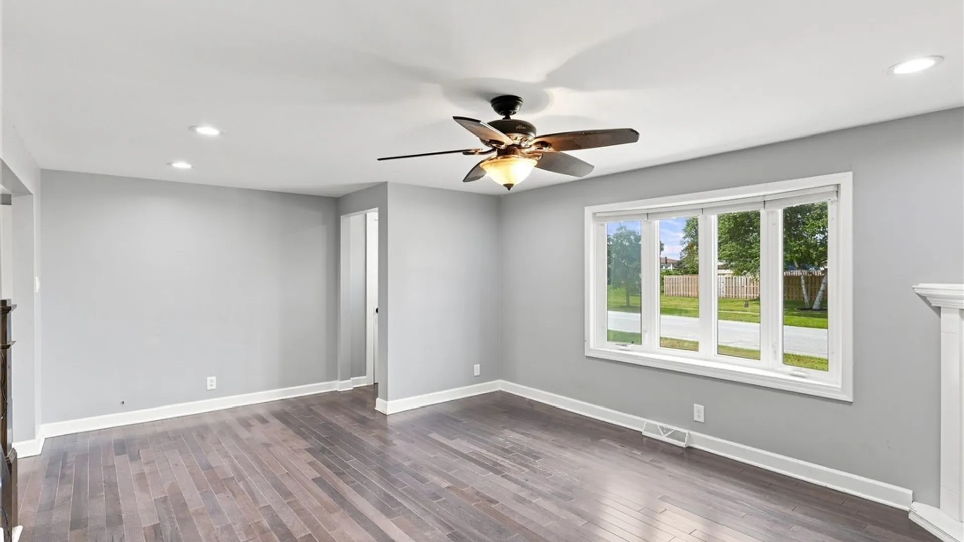 Property at 20 Leni Lane, Cheektowaga, NY 14225 6