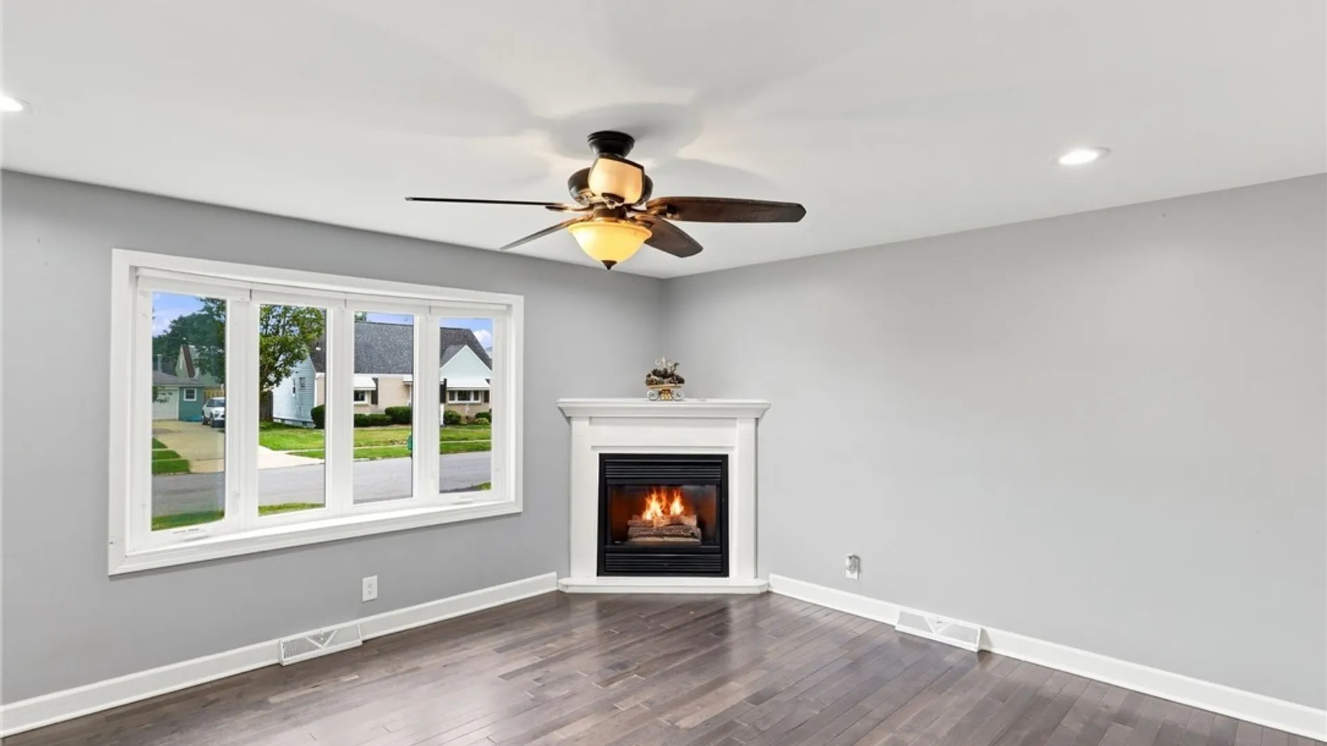 Property at 20 Leni Lane, Cheektowaga, NY 14225 7